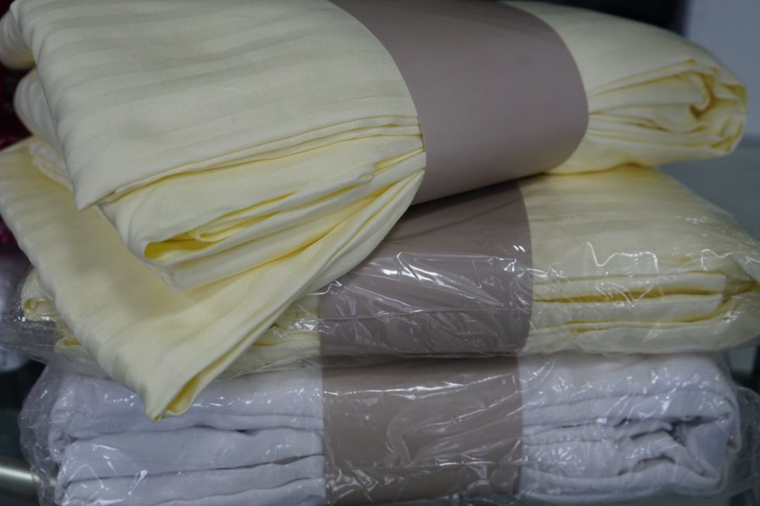 Slika SATENSKE POSTELJINE